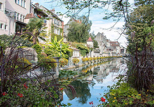 Vue sur les canaux de Dole