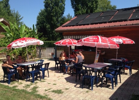 Buvette de la piscine du camping le Val d’Amour dans le Jura