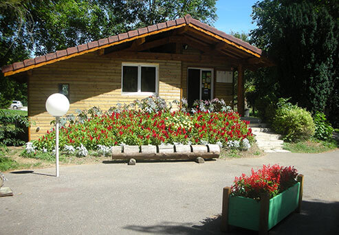 Empfang auf dem Campingplatz Le Val d'Amour im Jura