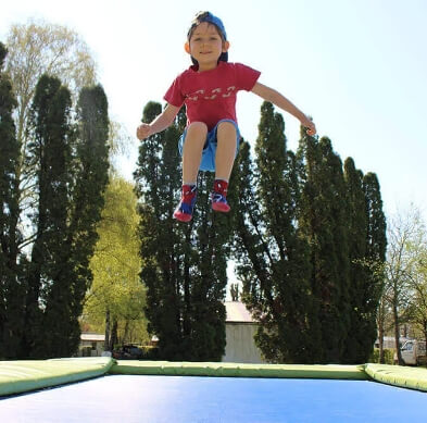 L’Aire de jeux camping le Val d’Amour, camping dans le Jura