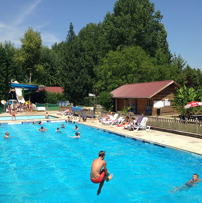 Camping Vald'Amour water park located in the Jura