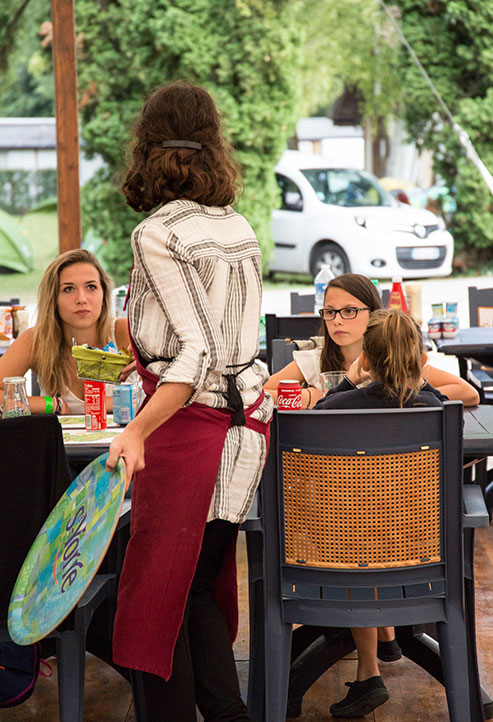 Snackbar-Restaurant op camping le Val d'Amour in Jura