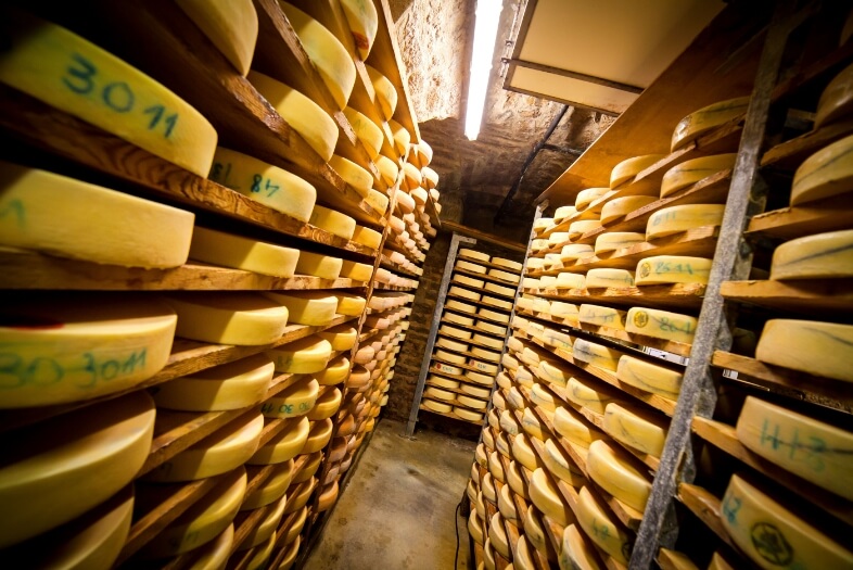 Caves d’affinage Fort des Rousses une visite gourmande au cœur du Haut-Jura.