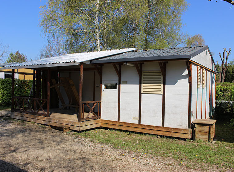 Außenansicht Chalet Gitotel 6 Personen Campingplatz Le Val d'Amour im Jura