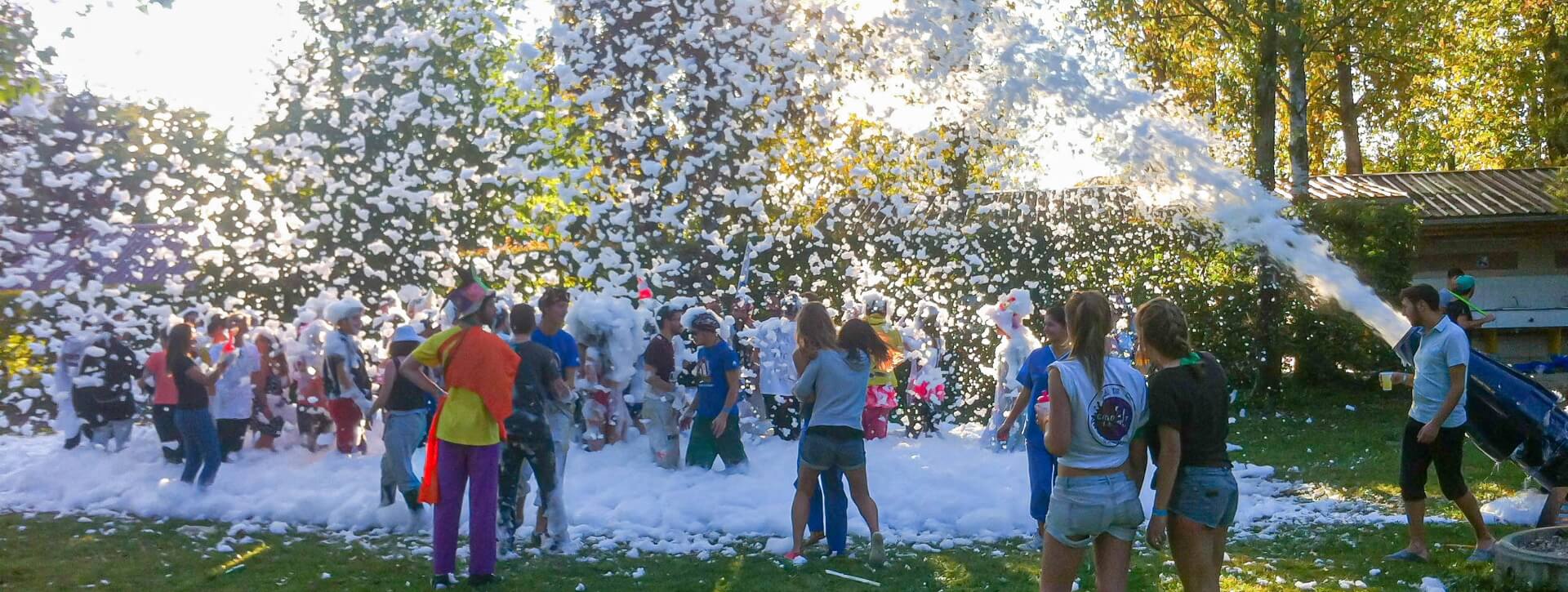 Animations et soirées festives au camping le Val d’Amour : accueil de groupe dans le Jura
