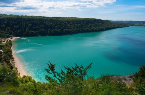 Lac de Chalain et cascades du Hérisson