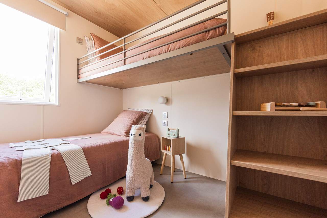 Mobil-home O’Hara 884 dans le Jura avec terrasse semi-couverte en location au Camping le Val d’Amour près de Dôle