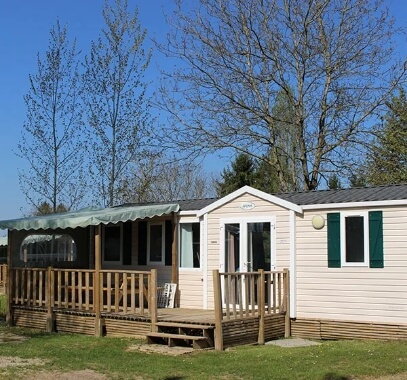 Mobil-home Super Octalia, hébergement proposé pour l’accueil de groupes dans le Jura au camping le Val d’Amour