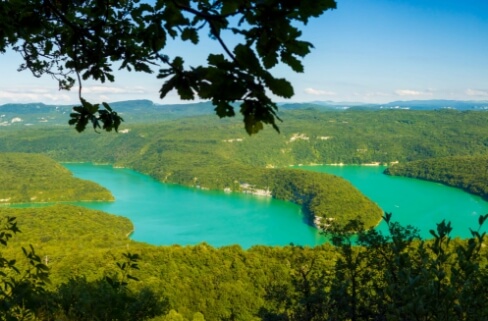 Panorama du lac de Vouglans
