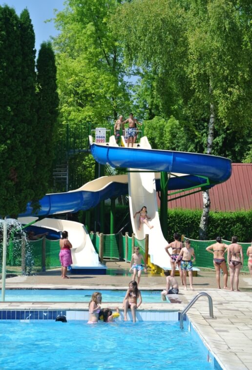 Baignades à la piscine du camping le Val d’Amour dans le Jura